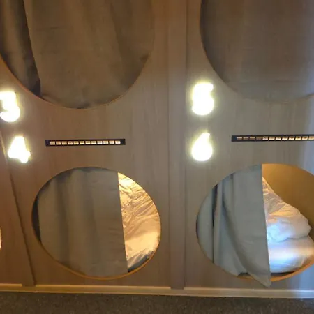 Capsbook Kopanina 2 Kapselhotel *